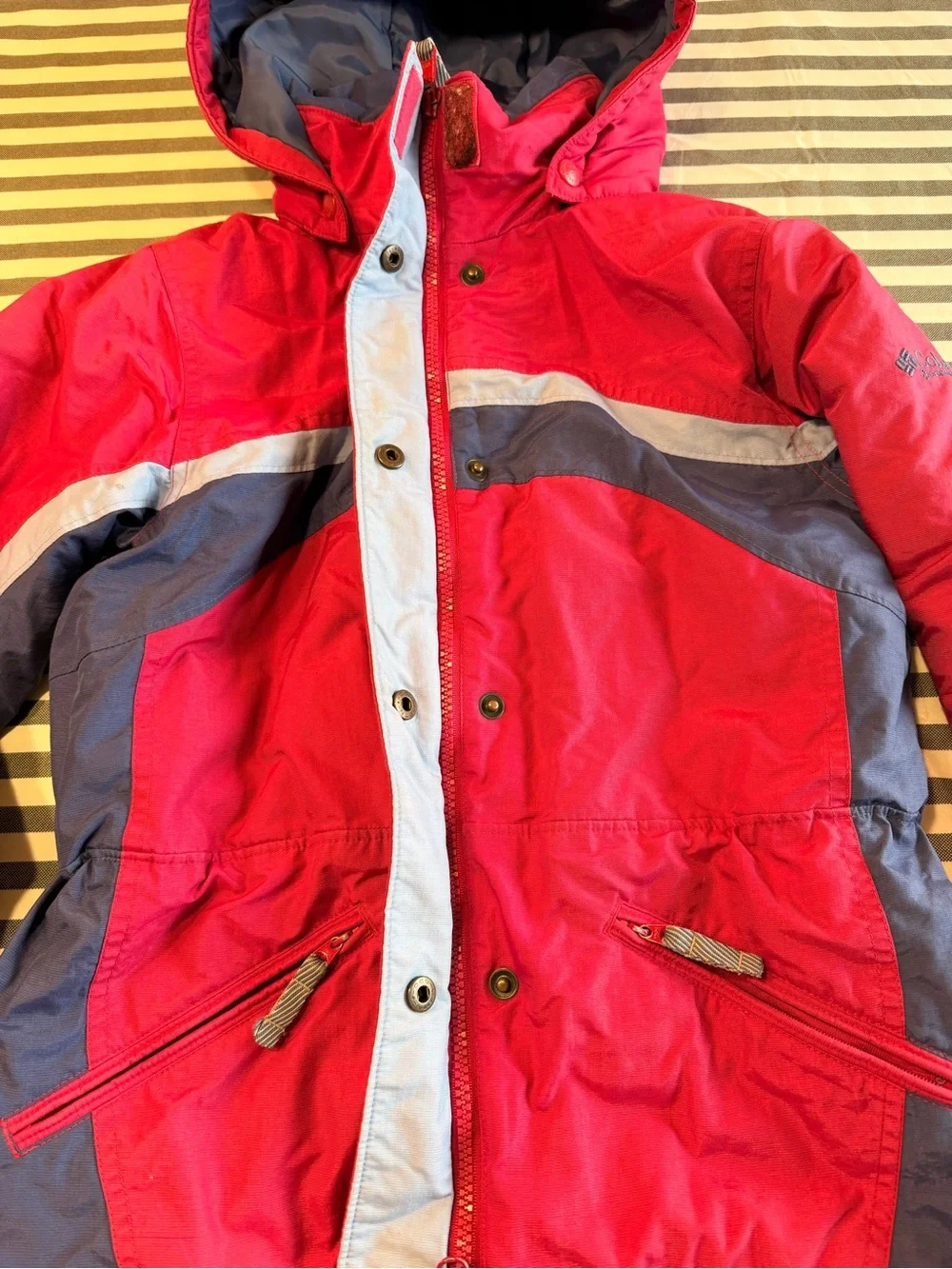 Columbia Sportswear Company no holes
